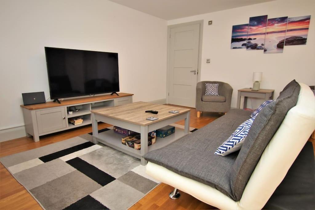 St Apartment *